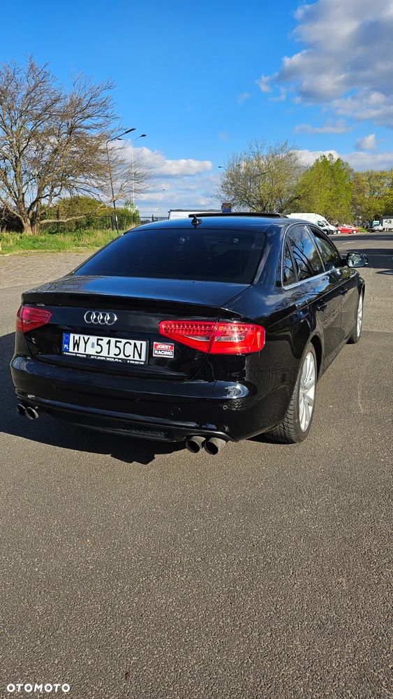 Audi A4 Limousine - 4