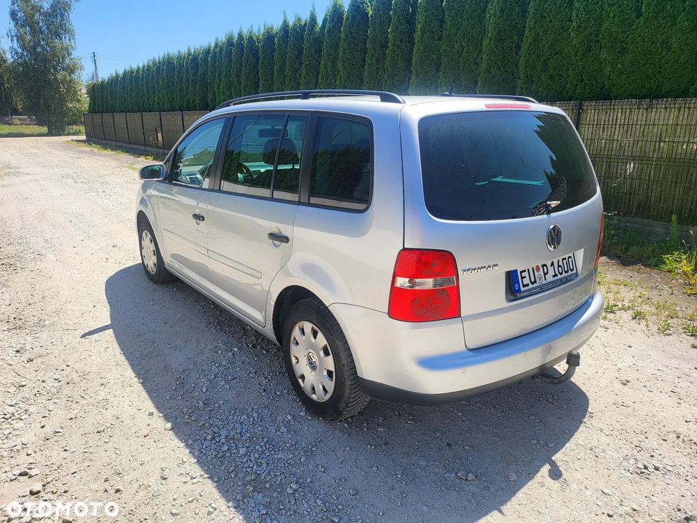 Volkswagen Touran 1.6 - 8