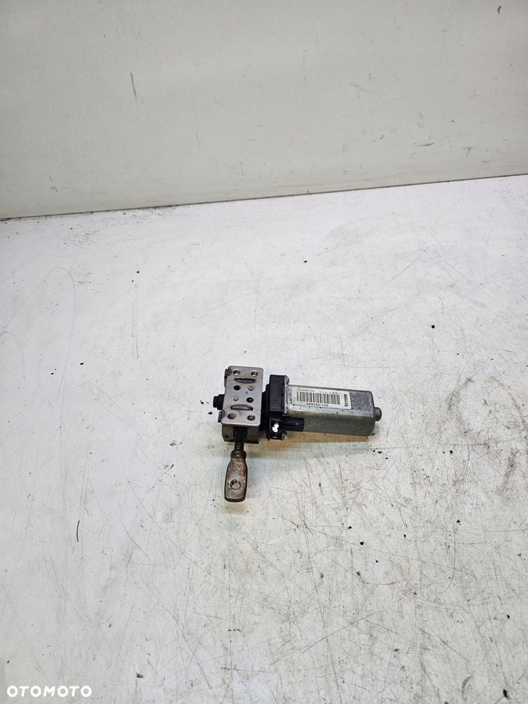SILNICZEK REGULACJI FOTELA PRAWY AUDI A3 A4 A5 A6 A7 988582-104 - 1