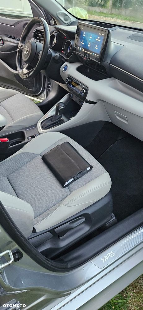 Toyota Yaris Hybrid 1.5 Executive - 14