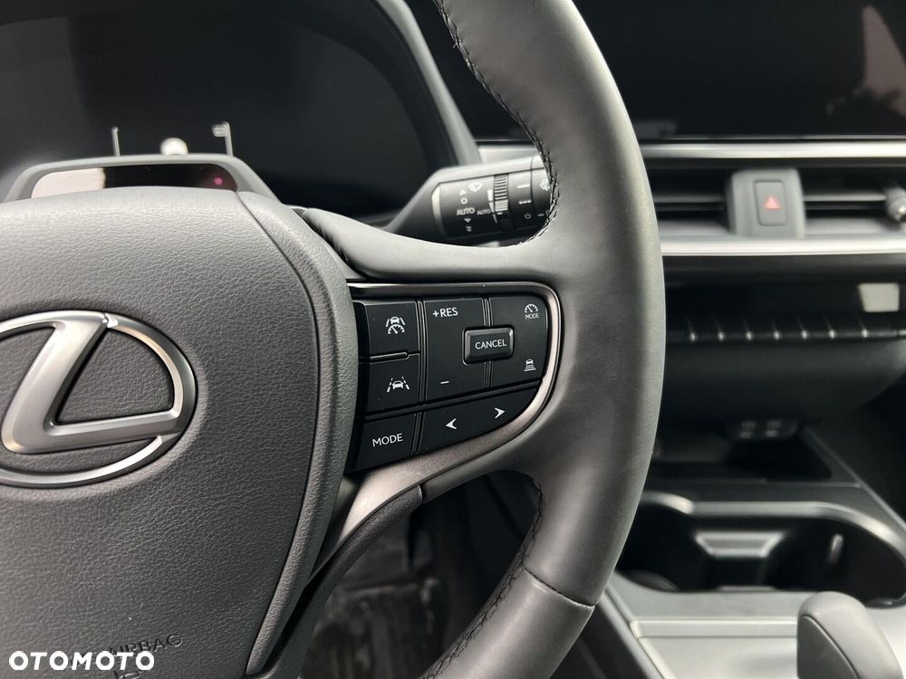 Lexus UX - 16