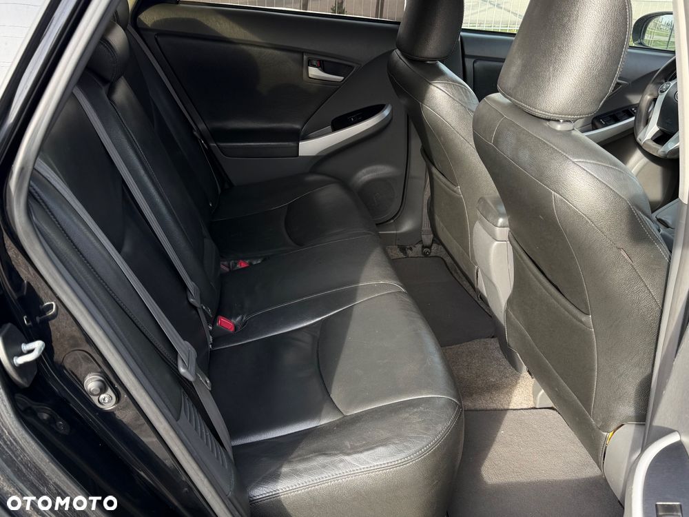 Toyota Prius (Hybrid) Executive - 23