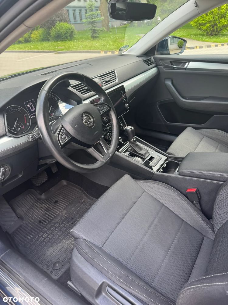 Skoda Superb 2.0 TDI Ambition DSG - 9
