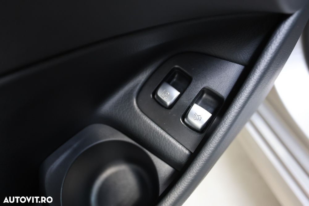 Mercedes-Benz E 300 4MATIC Aut. - 28