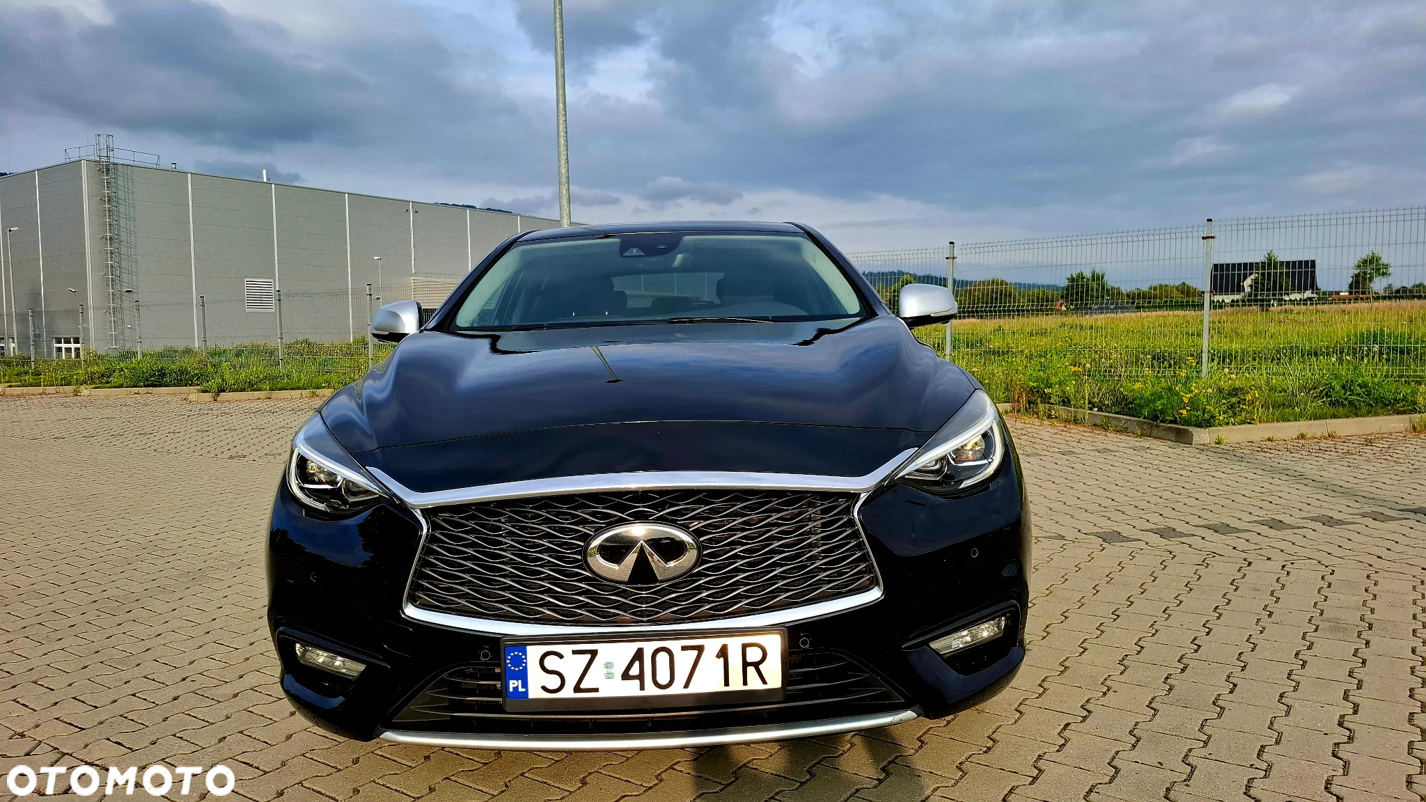 Infiniti Q30 1.6t Premium - 3