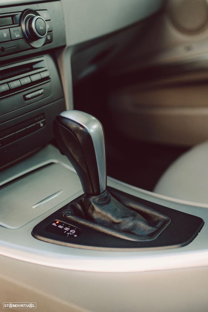 BMW 320 d Touring Navi. Sport Auto - 9
