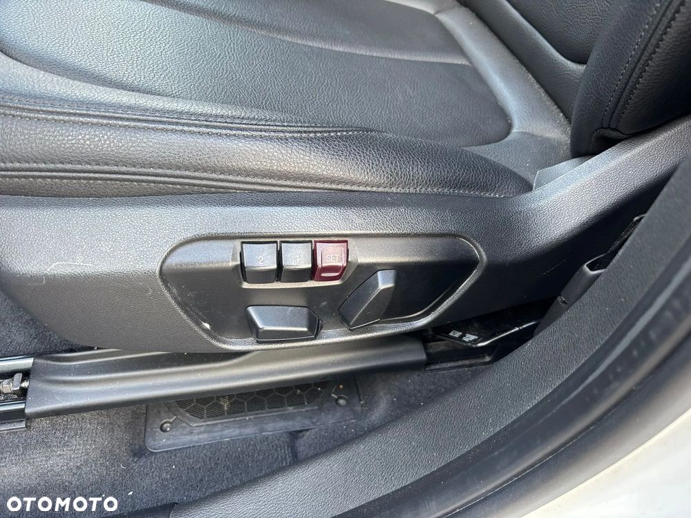 BMW X1 xDrive25i xLine - 19