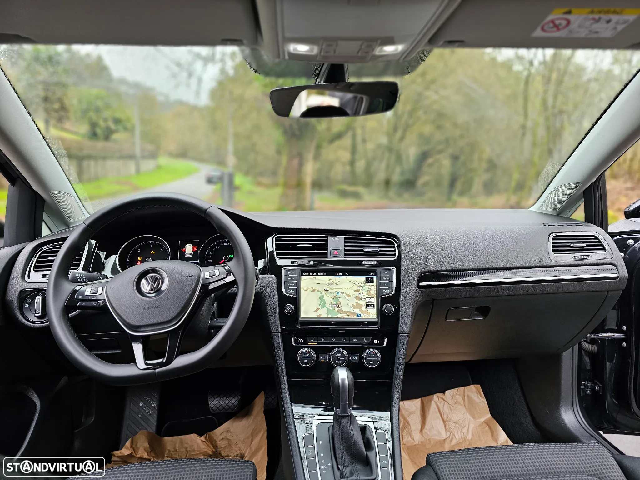 VW Golf Variant 1.6 TDi Highline DSG - 22