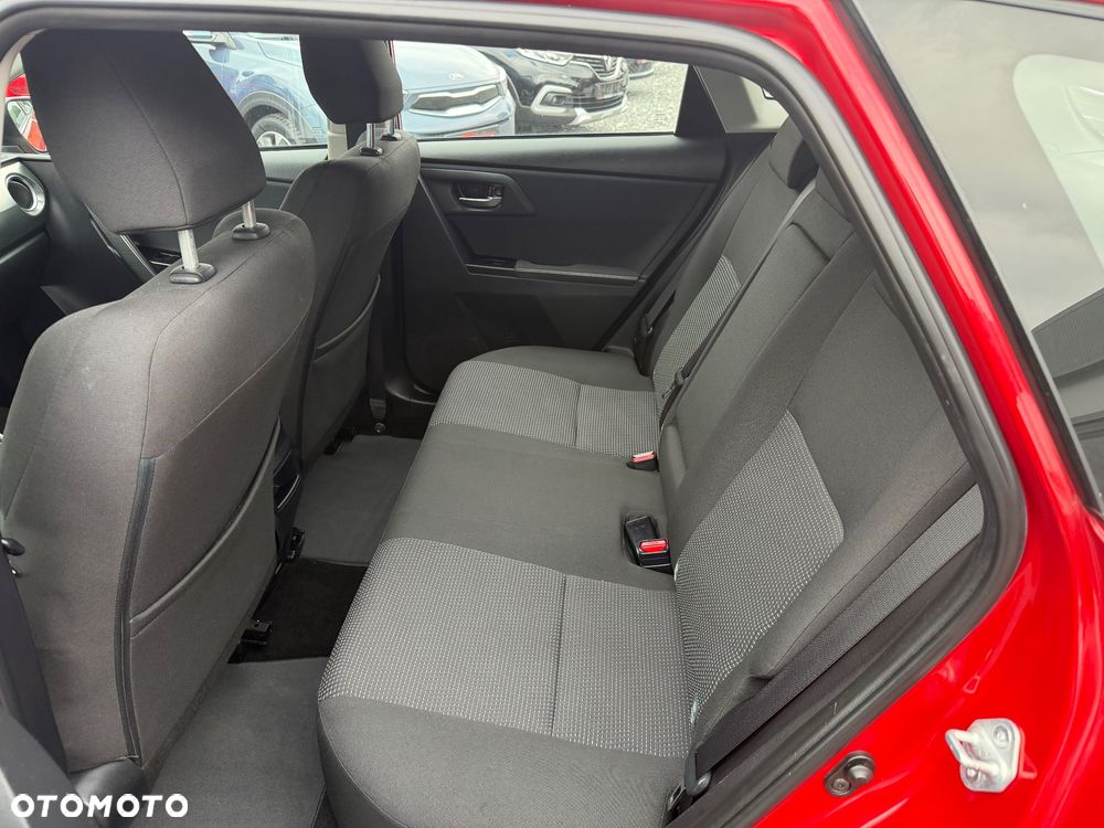 Toyota Auris - 10