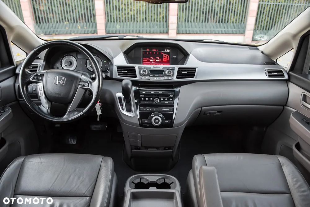 Honda Odyssey 3.5 LX - 26