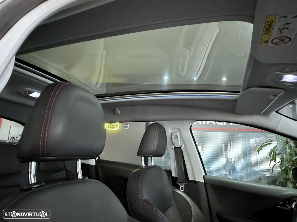 Peugeot 2008 1.2 PureTech GT Line - 21