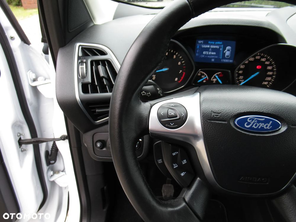 Ford Kuga 1.6 EcoBoost 2x4 Titanium - 25