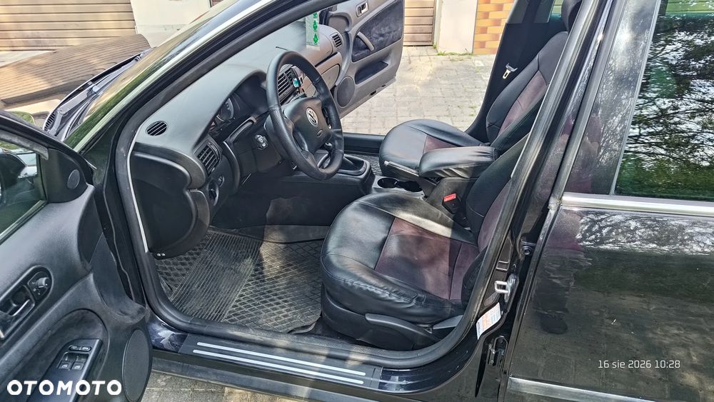 Volkswagen Passat 1.9 TDI Comfortline - 12