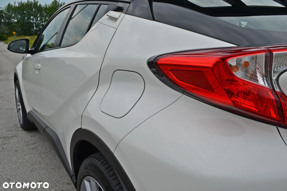 Toyota C-HR - 12