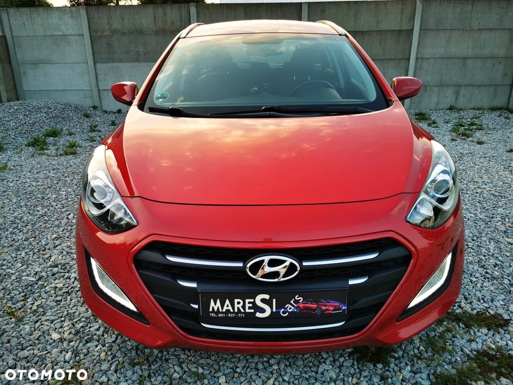Hyundai i30 blue Kombi 1.6 GDi YES Gold - 2