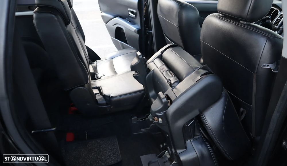 Mitsubishi Outlander 2.0 DI-D Intense+ 4WD - 36