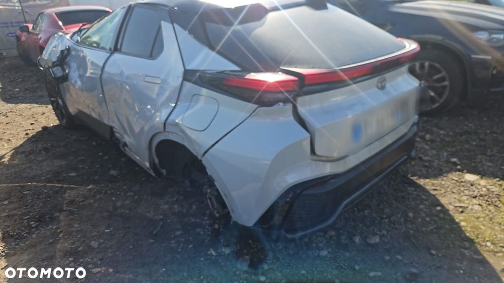 Toyota C-HR 2.0 Hybrid AWD GR SPORT Premiere - 2