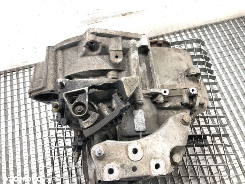 SKRZYNIA BIEGÓW  VW SCIROCCO III (137, 138) 2008 - 2017 2.0 TDI 125 kW [170 KM] olej napędowy 2009 - 5