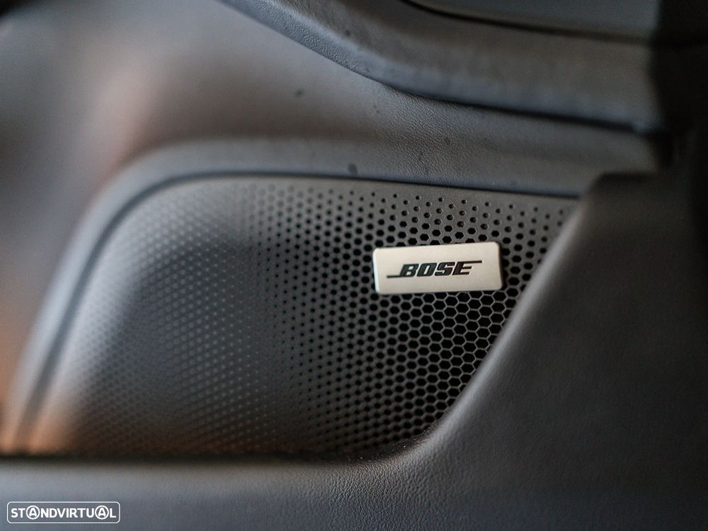 Porsche Taycan Cross Turismo 4 - 36