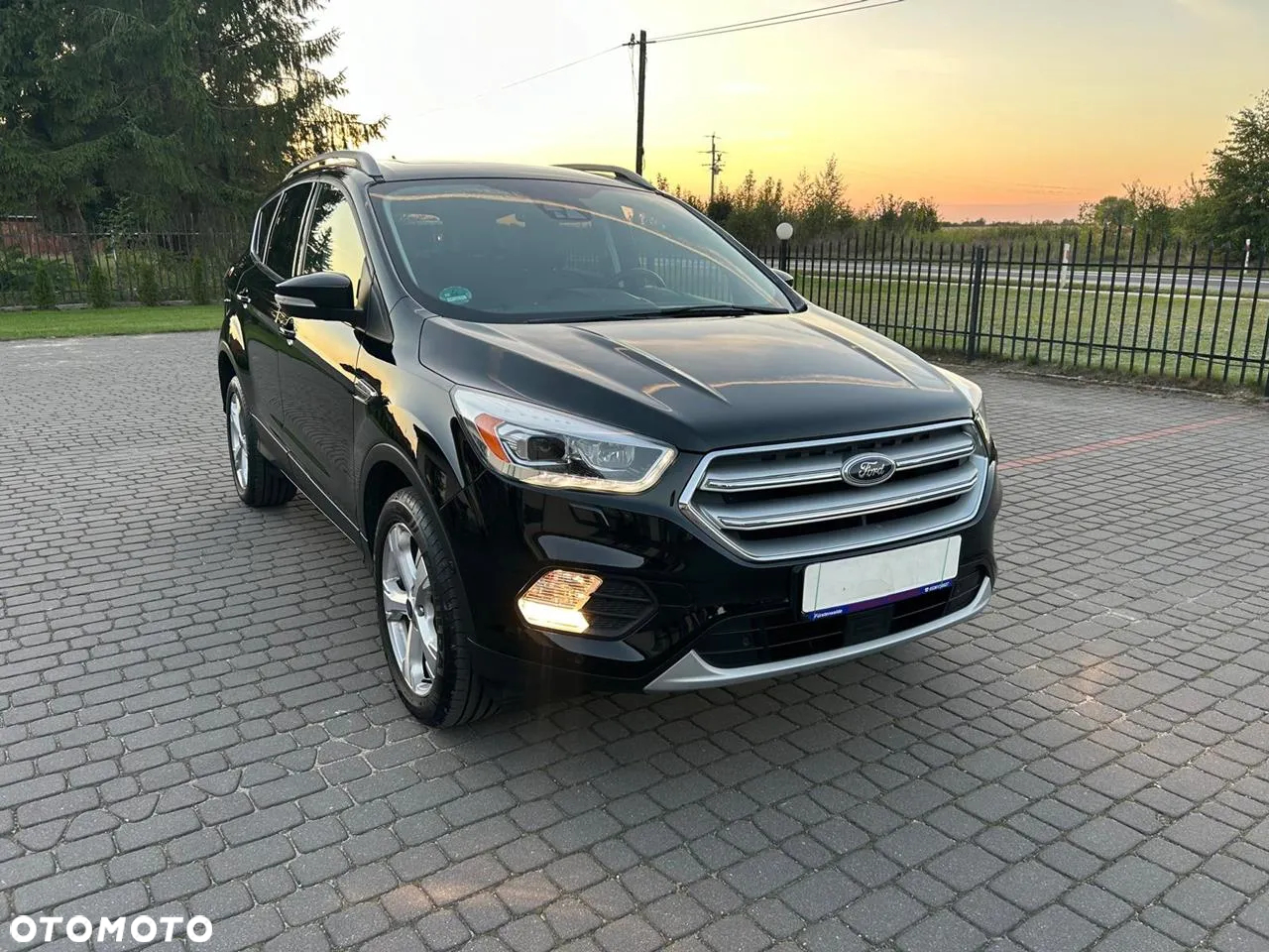 Ford Kuga 1.5 EcoBoost 4WD Titanium Plus - 10