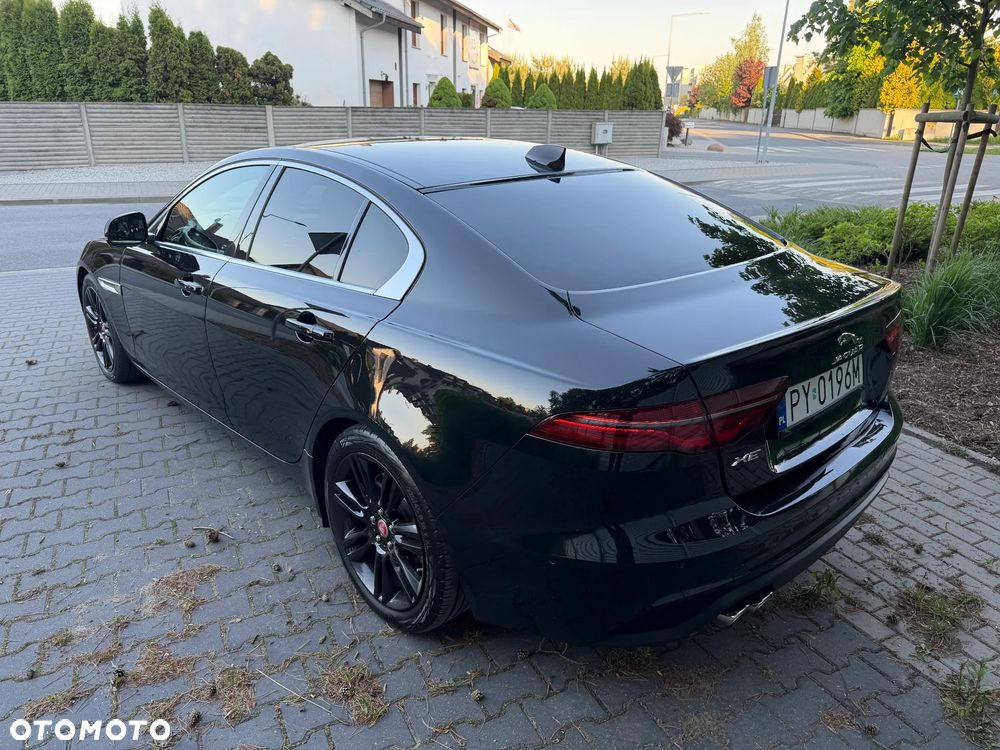 Jaguar XE 2.0 D200 mHEV AWD R-Dynamic S - 27
