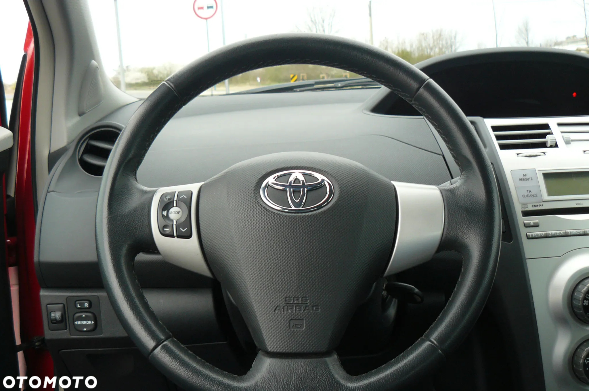 Toyota Yaris - 16