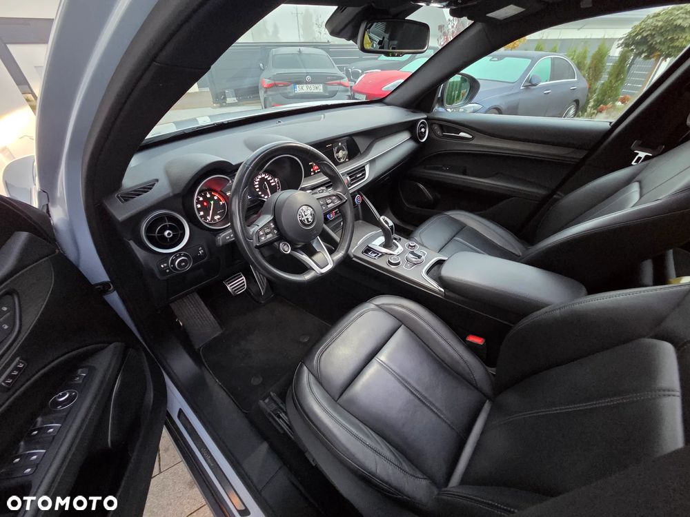 Alfa Romeo Stelvio 2.0 Turbo TI Q4 - 12