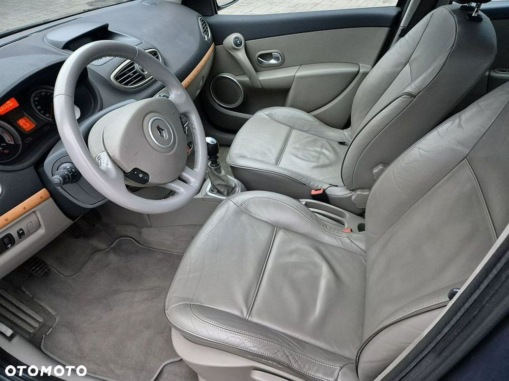 Renault Clio 1.5 dCi ESP Initiale - 8