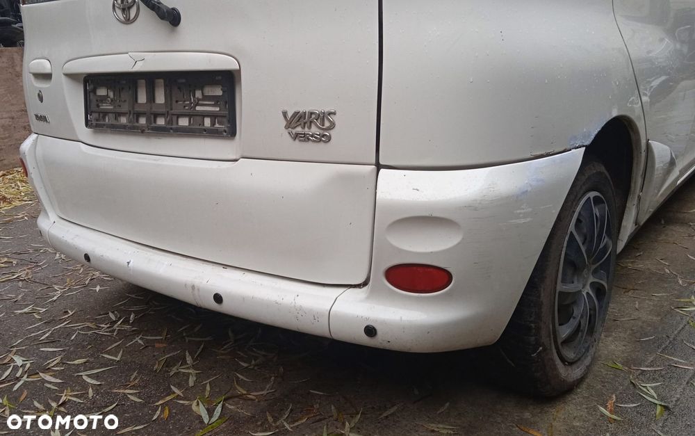 Zderzak tył na czujniki Toyota Yaris Verso 2002 lak. 068 - 2