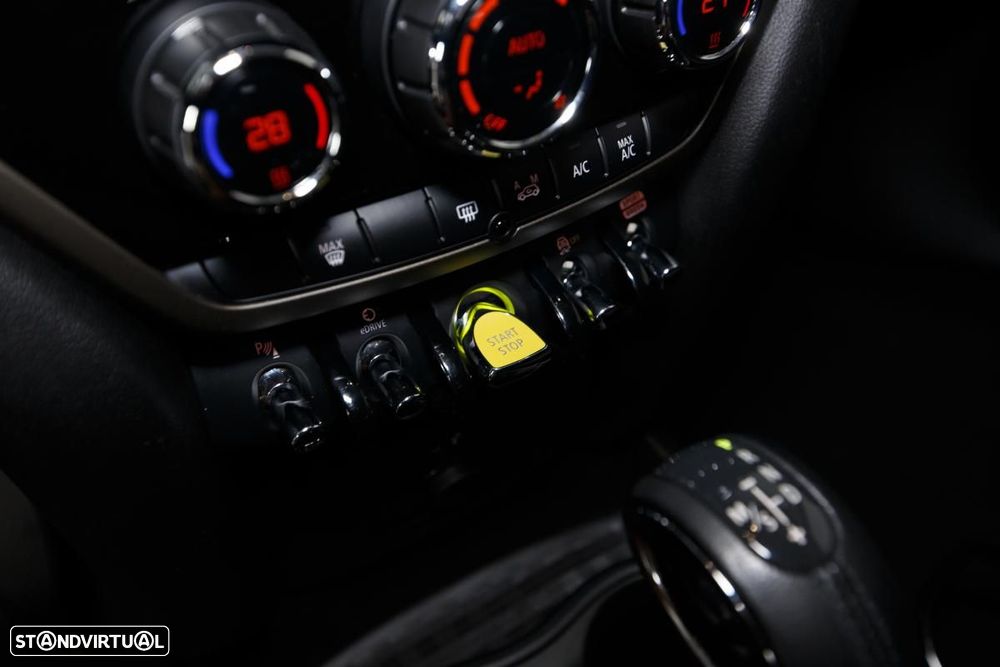 MINI Countryman Cooper SE ALL4 Auto - 17