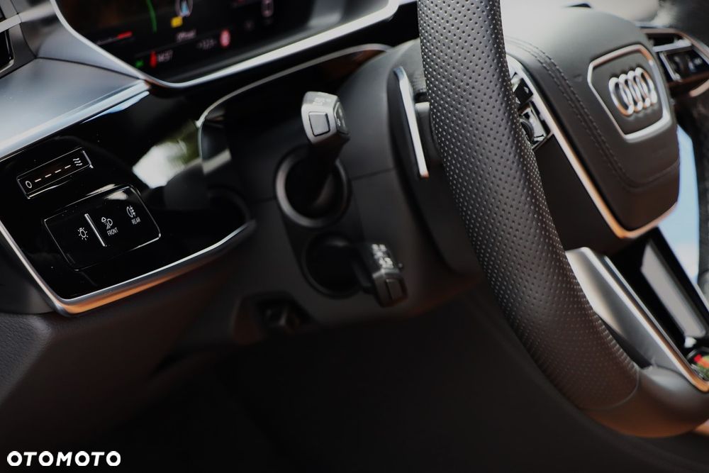 Audi A8 50 TDI quattro tiptronic - 27