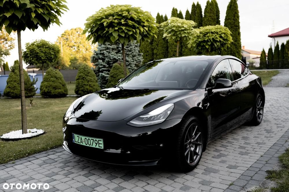 Tesla Model 3 - 5