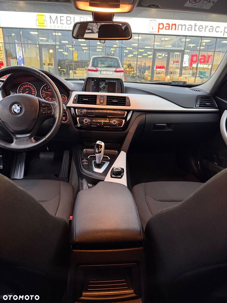 BMW Seria 3 320i Advantage - 12