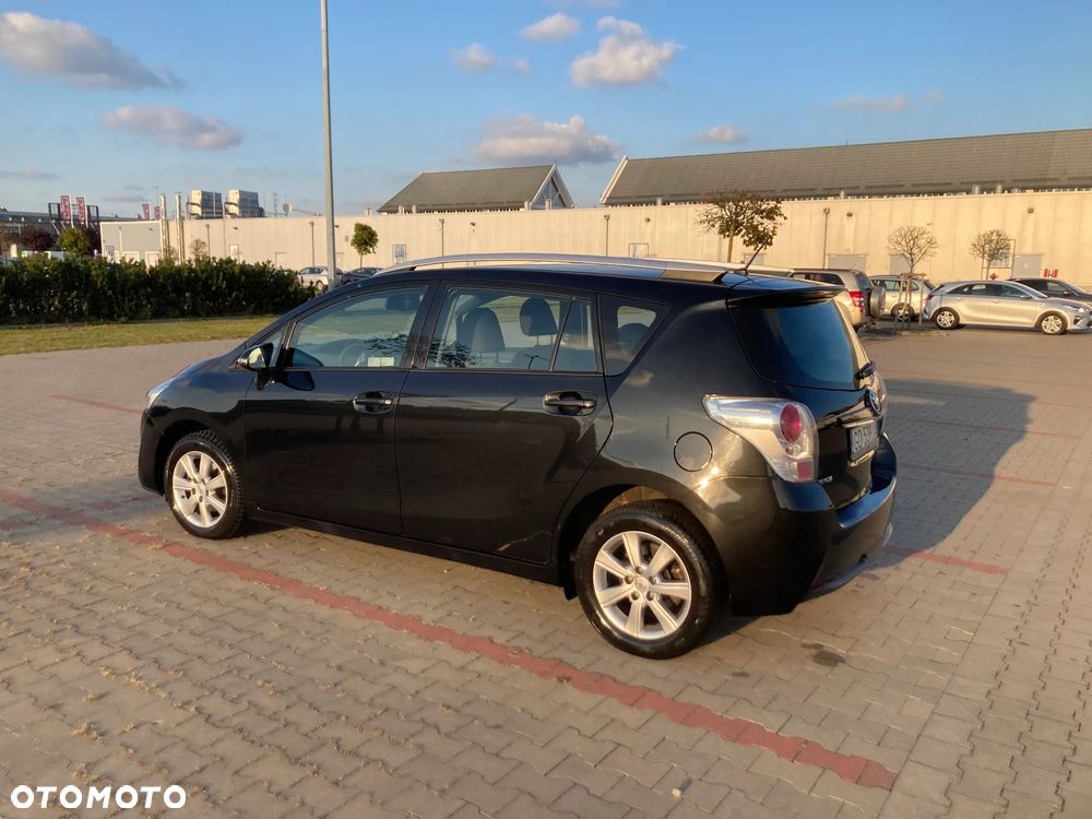 Toyota Verso 1.8 Premium 7os - 2