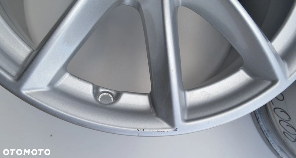 FELGI ALUMINIOWE OEM BMW F40 F44 F45 F46 5x112 7J16 ET 52 2008 - 8
