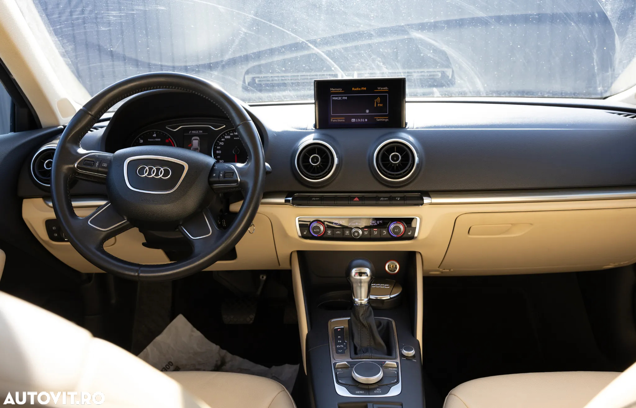 Audi A3 1.6 TDI Stronic Attraction - 5