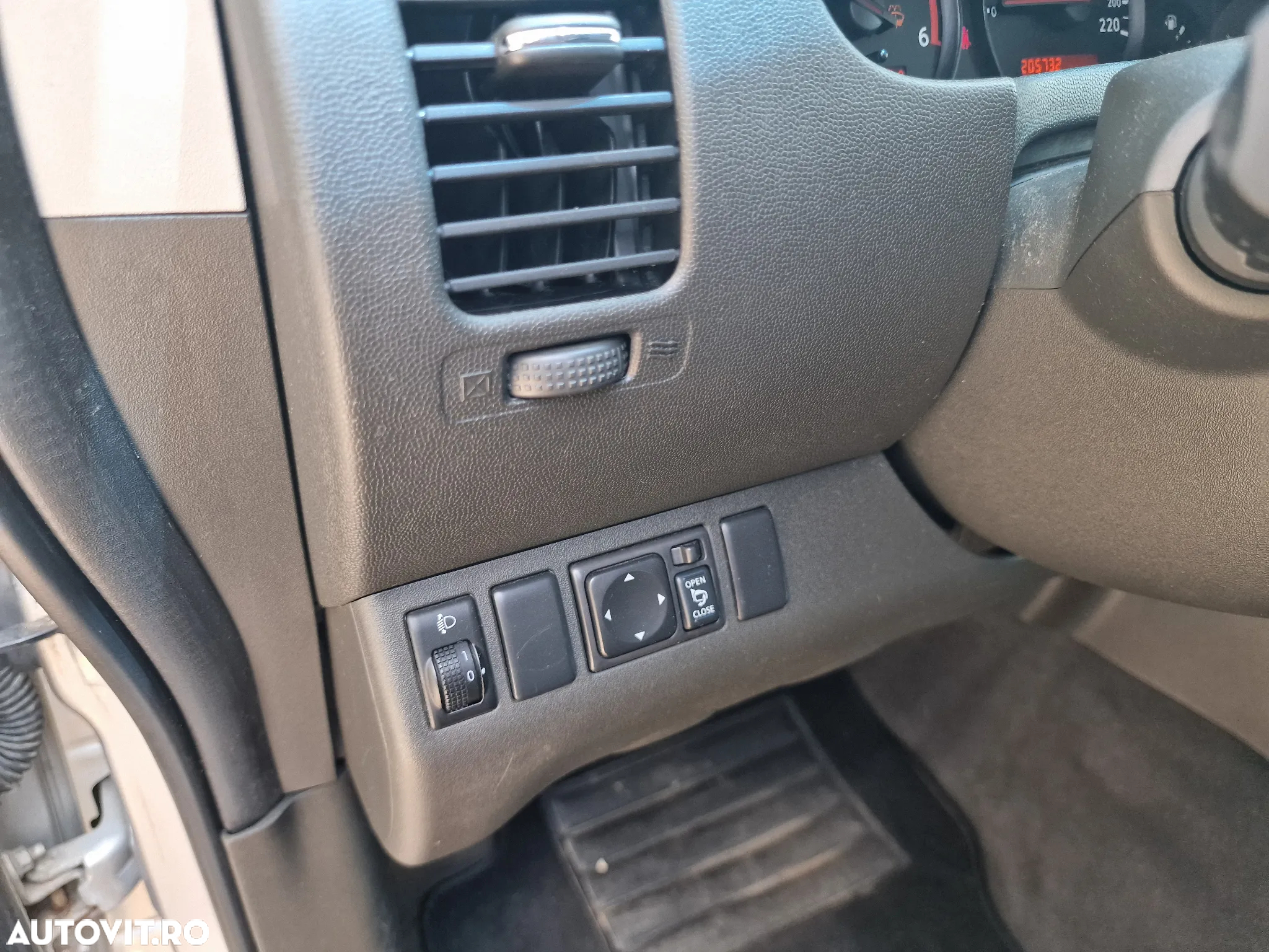 Nissan Navara 2.5 dCi DPF 4X4 Double Cab LE Plus Aut. - 21