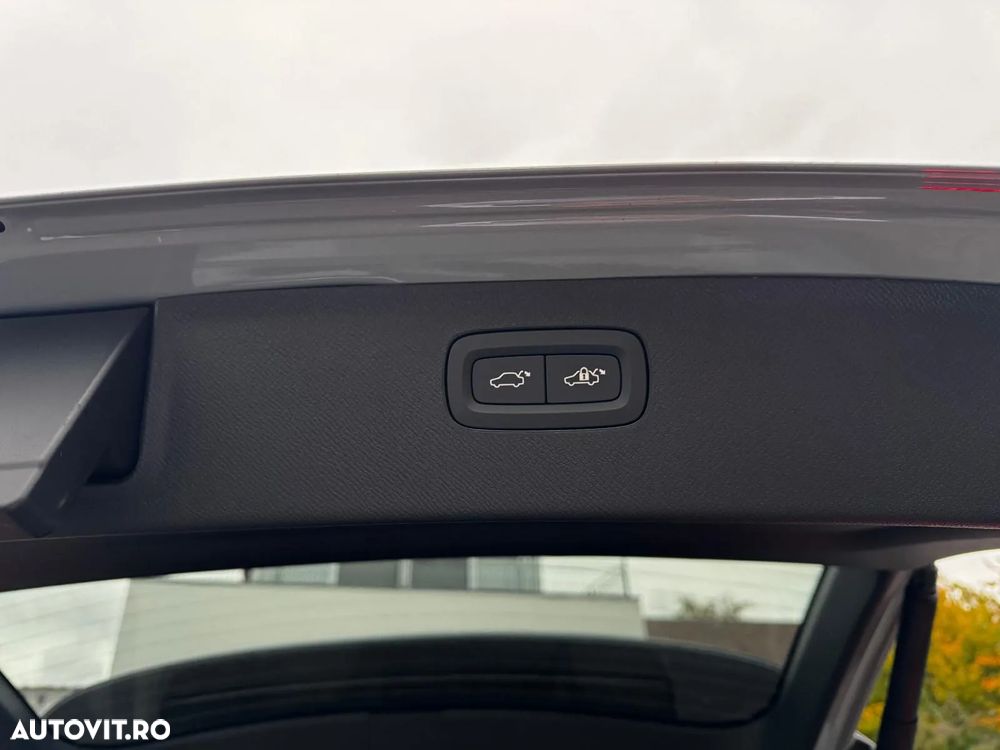 Volvo XC 90 T8 AWD PHEV Ultra Dark - 7