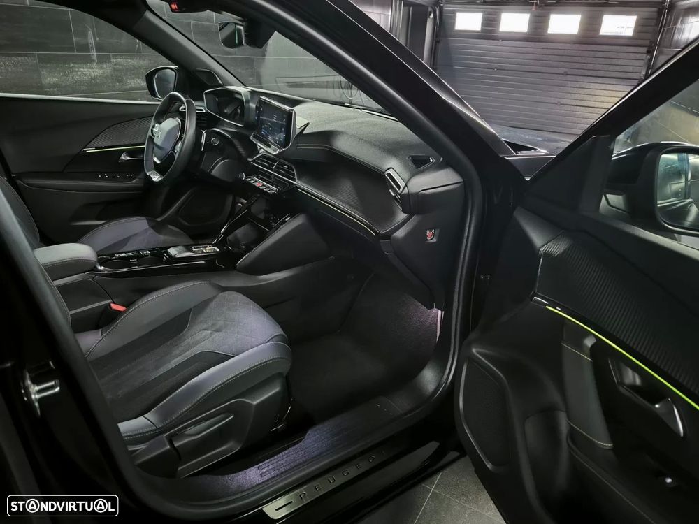 Peugeot 2008 1.5 BlueHDi GT Pack EAT8 - 23