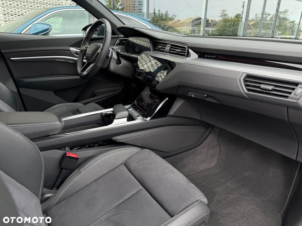 Audi Q8 e-tron 50 95kWh Quattro S Line - 29