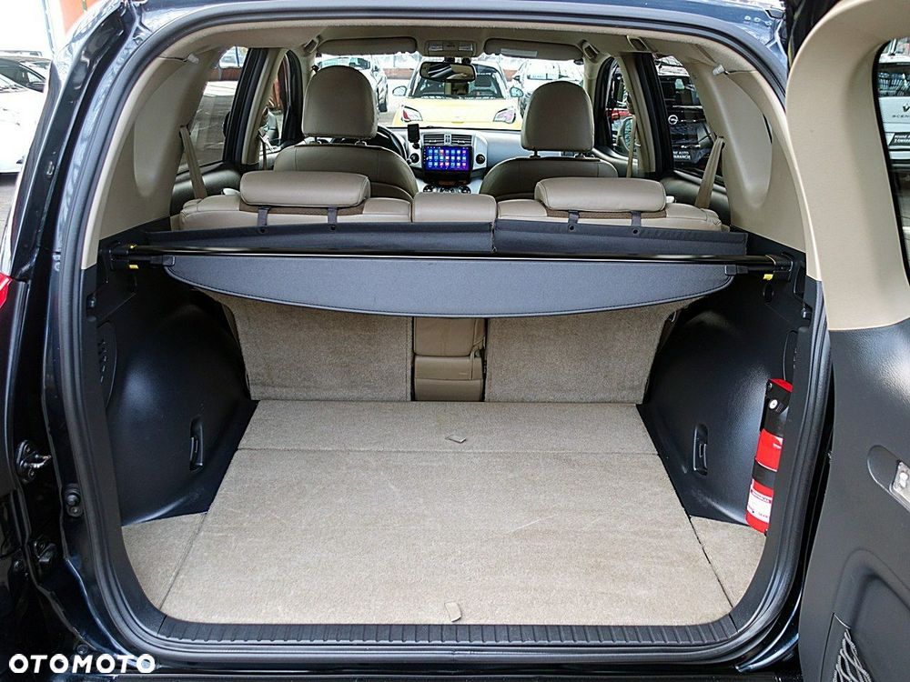 Toyota RAV4 - 16