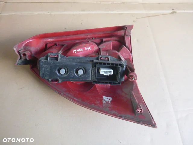 LAMPA PRAWY TYŁ PRAWA TYLNA PEUGEOT 307 KOMBI 01-05 - 9
