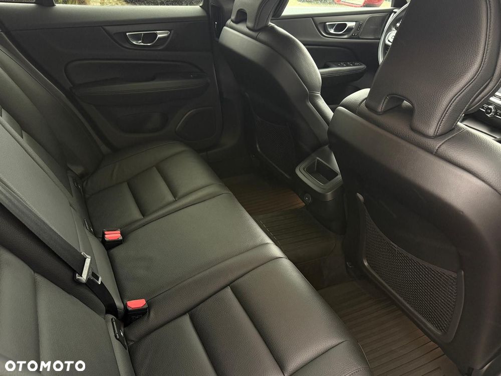Volvo V60 Cross Country Pro B5 B AWD - 27