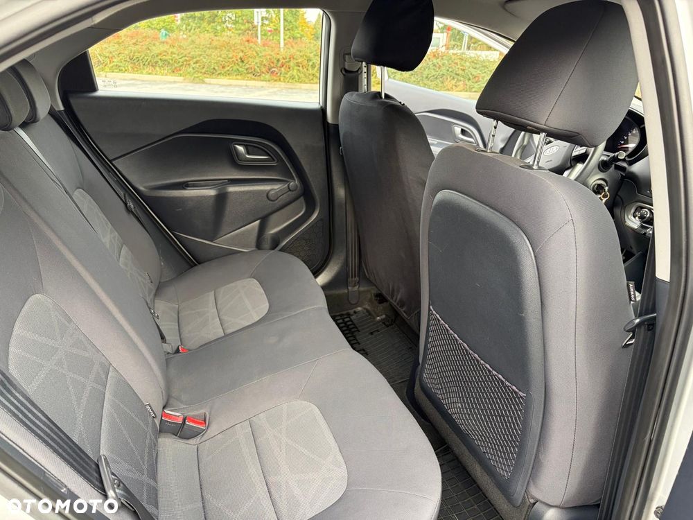 Kia Rio - 20
