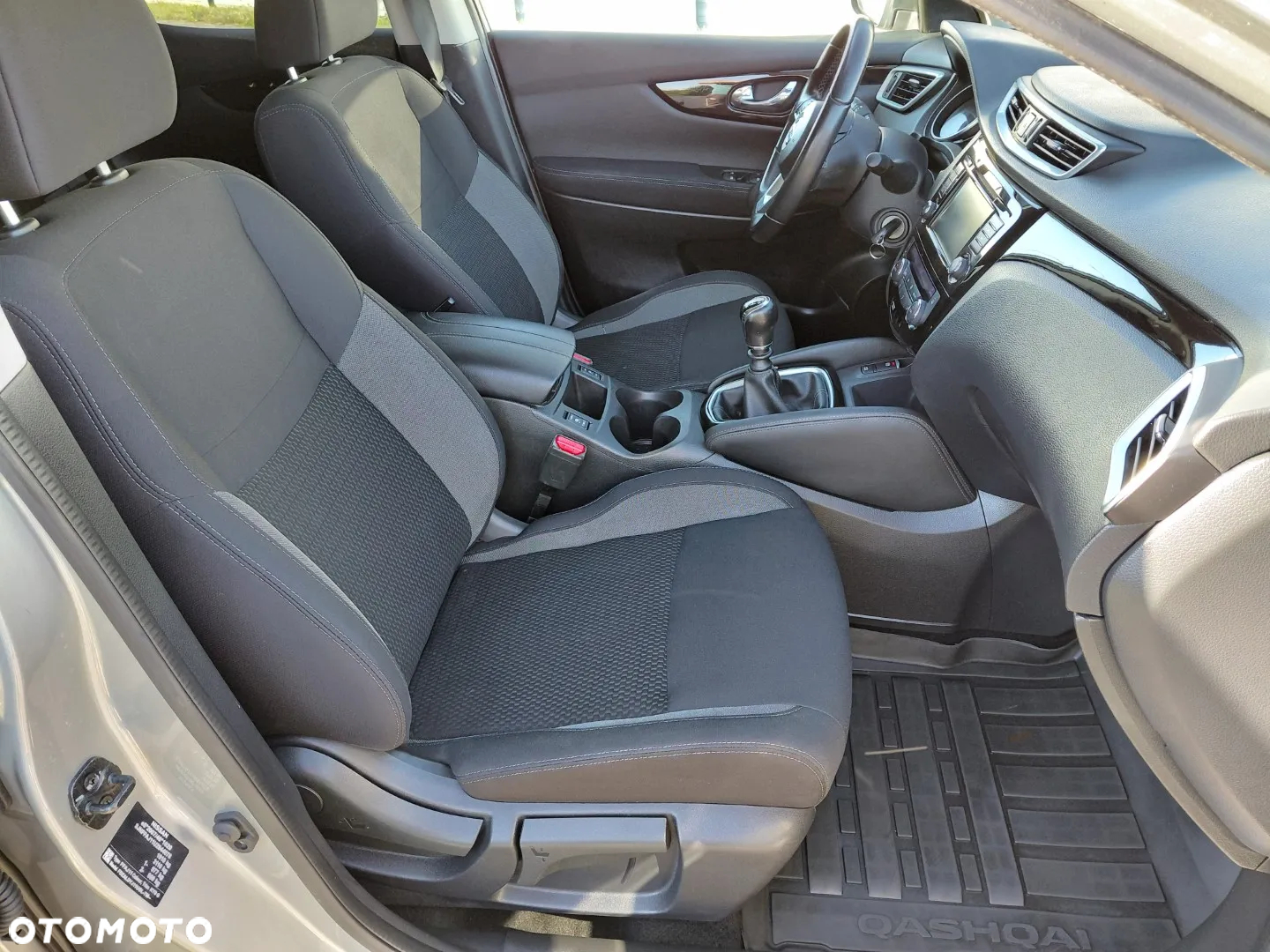 Nissan Qashqai 1.3 DIG-T TEKNA - 18