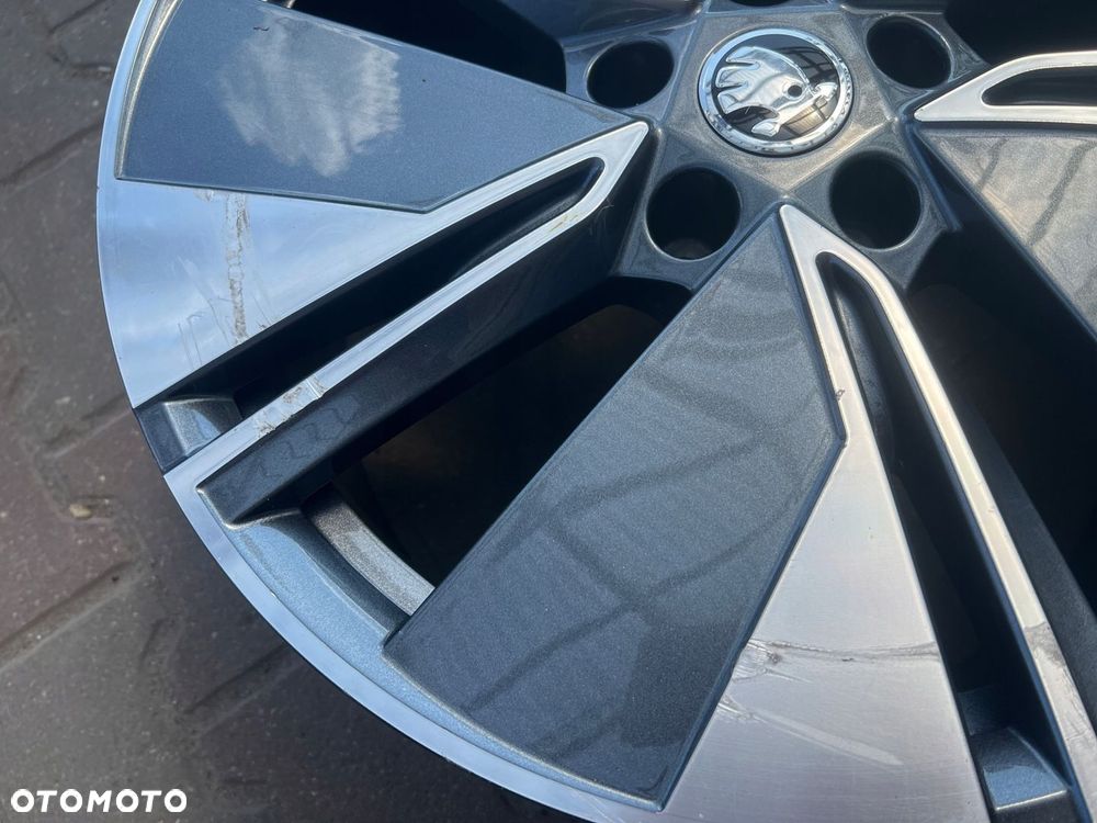 KOMPLET FELG FELGI ALU SKODA OCTAVIA SUPERB ENYAQ 19 ET45 ORYGINALNE - 10