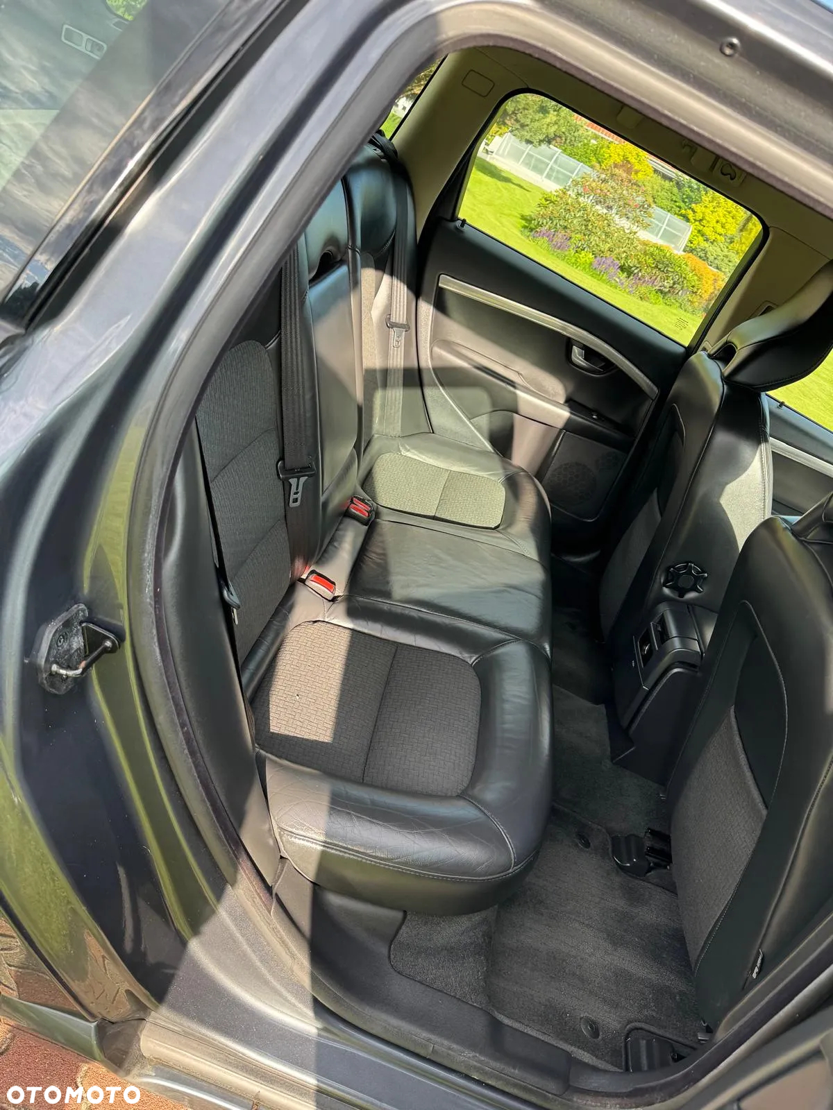 Volvo V70 D5 Summum - 9