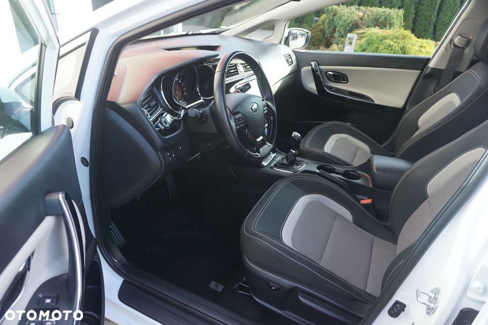 Kia Ceed 1.6 GDI Dream Team Edition - 18