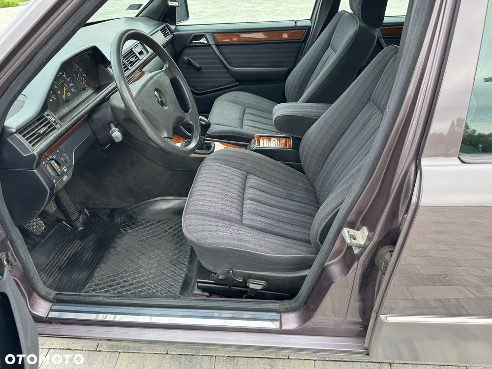 Mercedes-Benz W124 (1984-1993) - 15