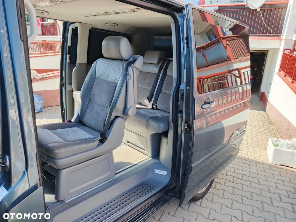 Volkswagen Multivan - 11